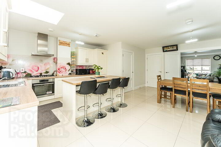 5 Listoke Avenue 8 of 19