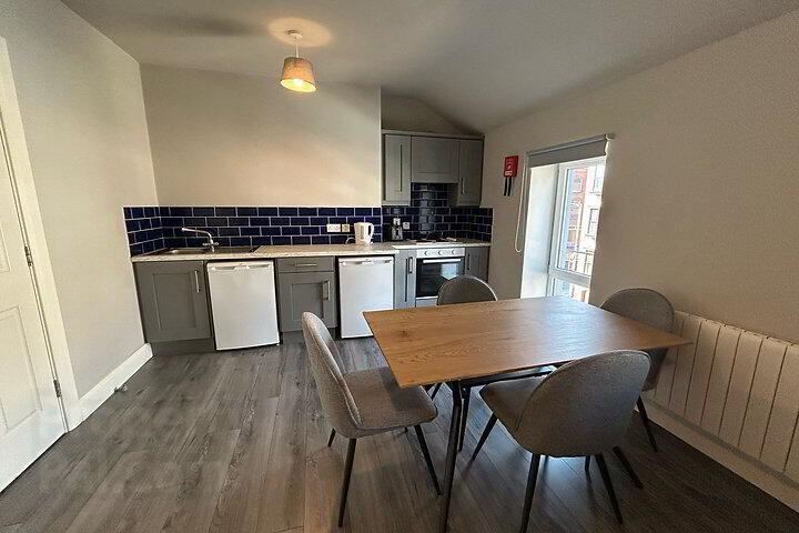Apartment 2 38 Peter Street 3 of 9