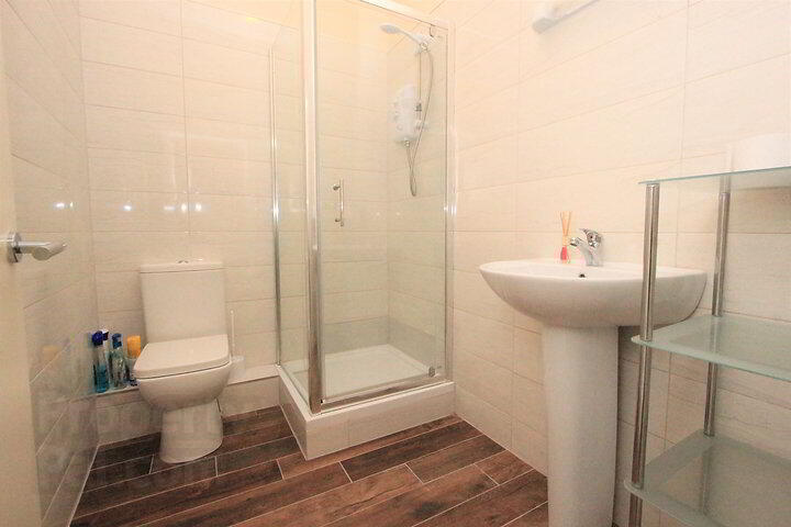 40b Saint Laurence Street 6 of 7