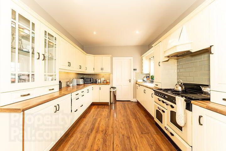 Meadow View House 4 of 37