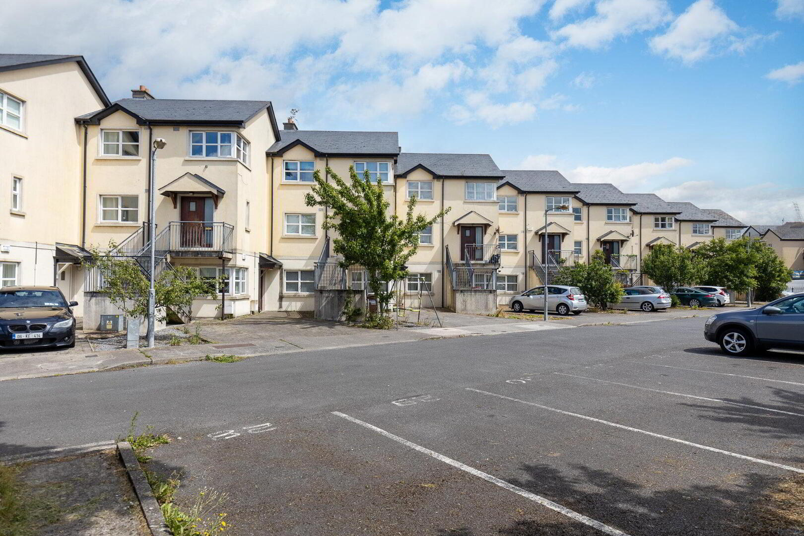 17 Clayton Court 1 of 18
