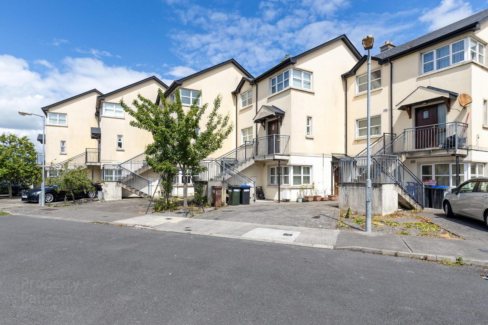 17 Clayton Court 3 of 18