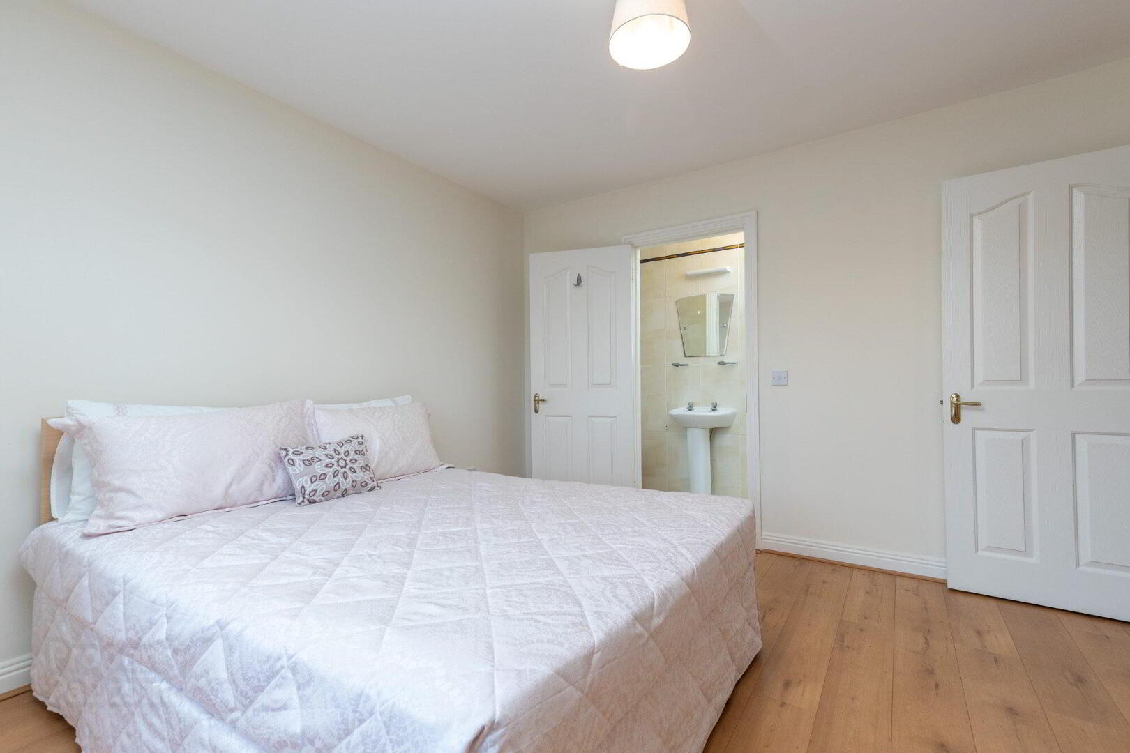 74 Feltham Hall 17 of 21