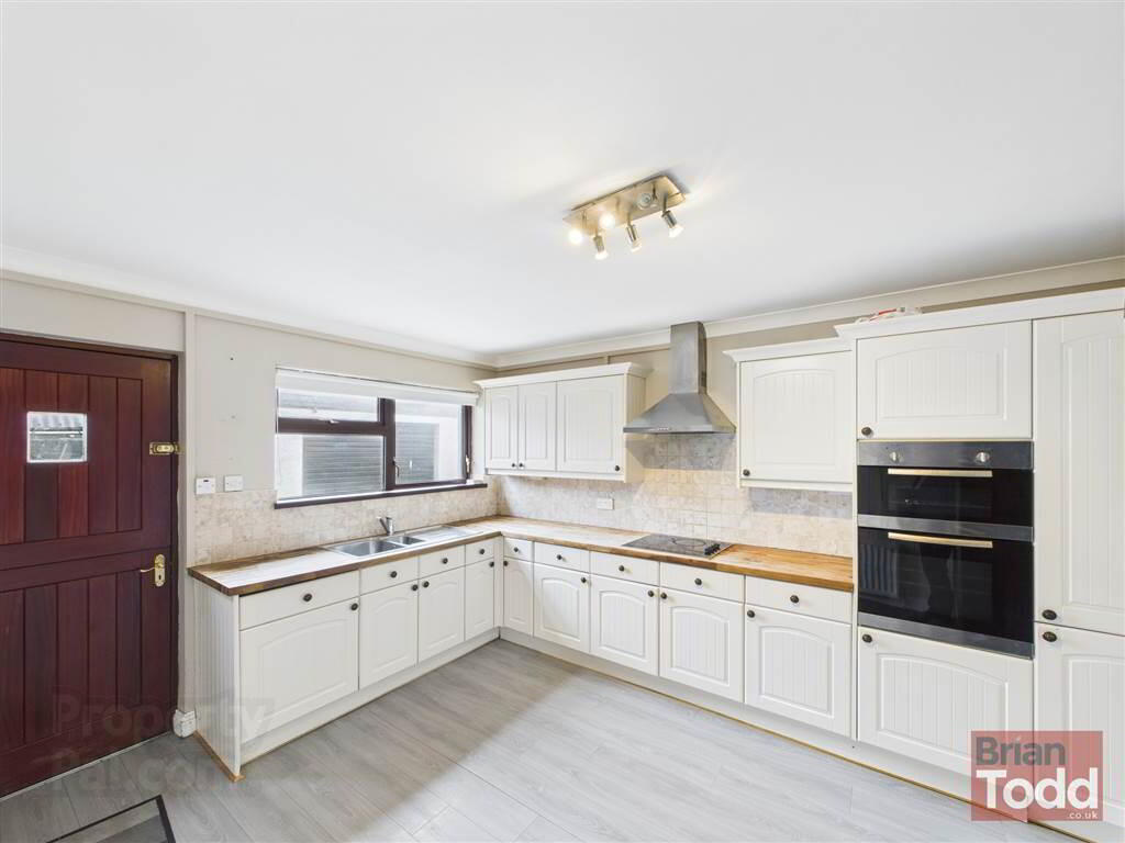 Parkmount Avenue 5 of 13