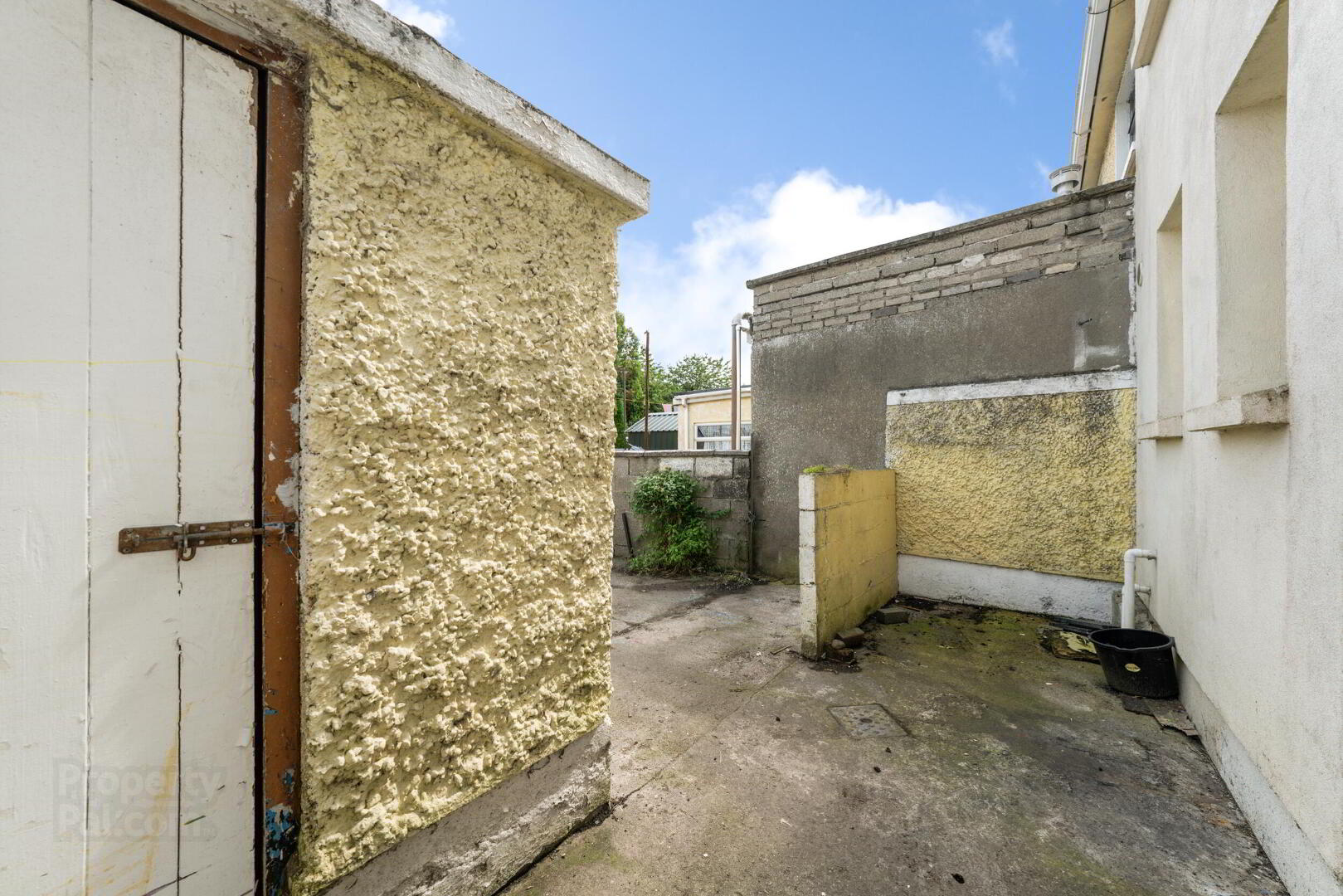 102 Blackditch Road 16 of 27