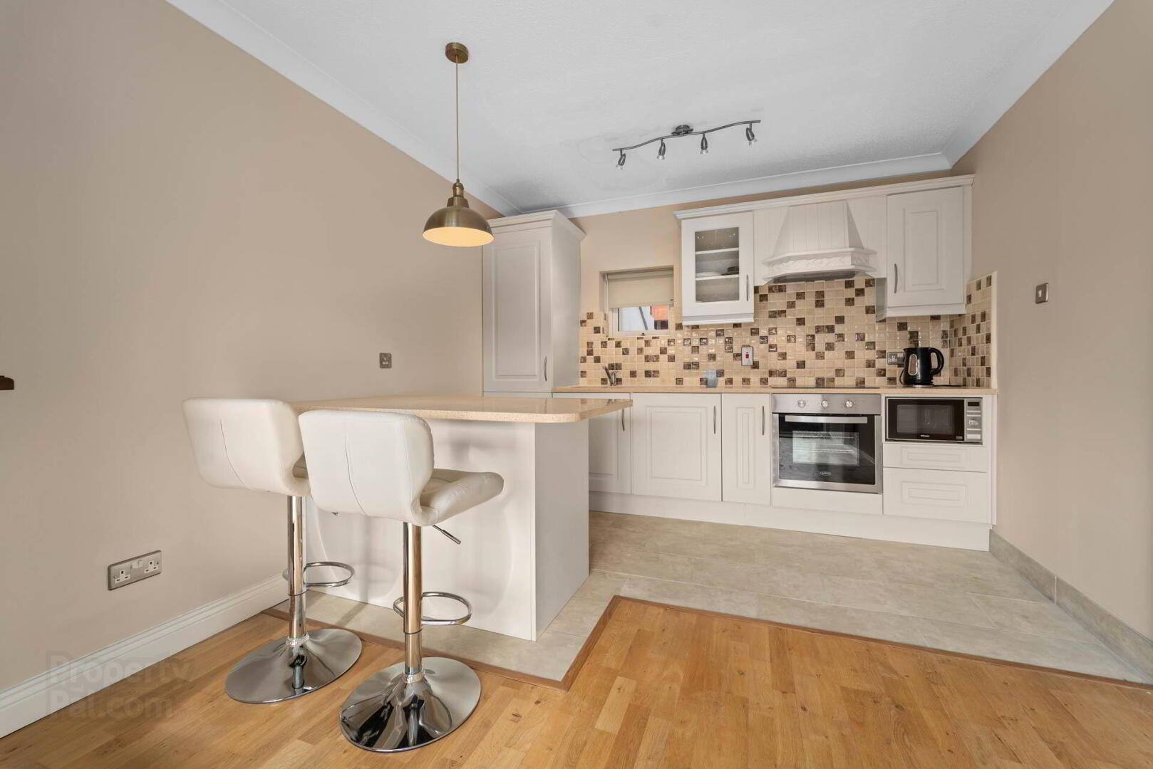 16 Northcliffe 9 of 28