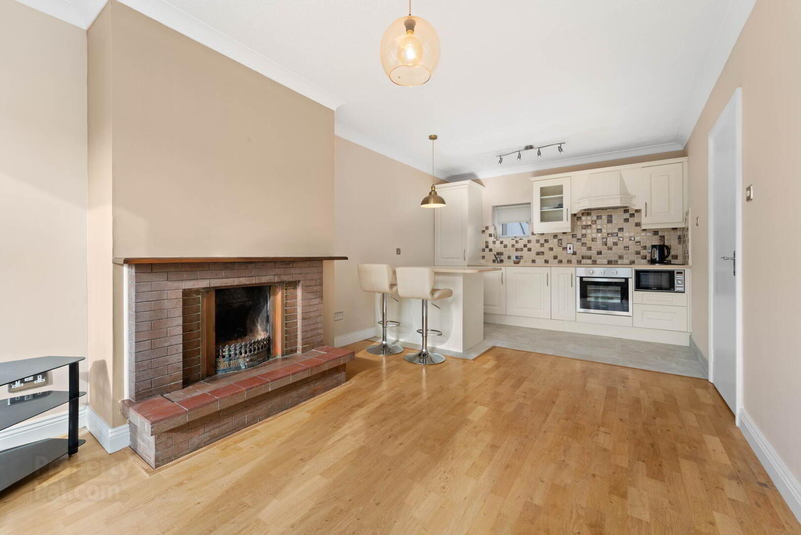 16 Northcliffe 8 of 28