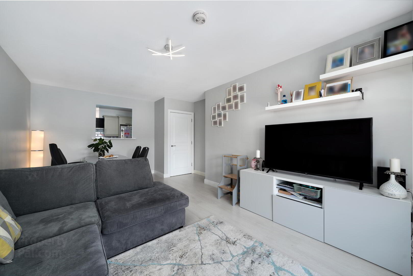 9 Summerseat Way 9 of 25