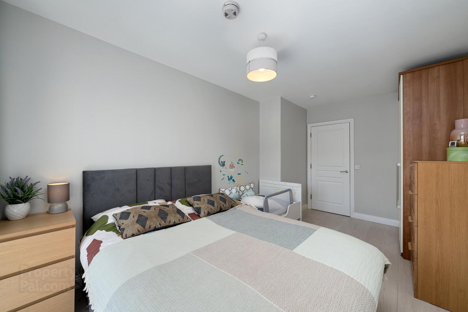 9 Summerseat Way 18 of 25