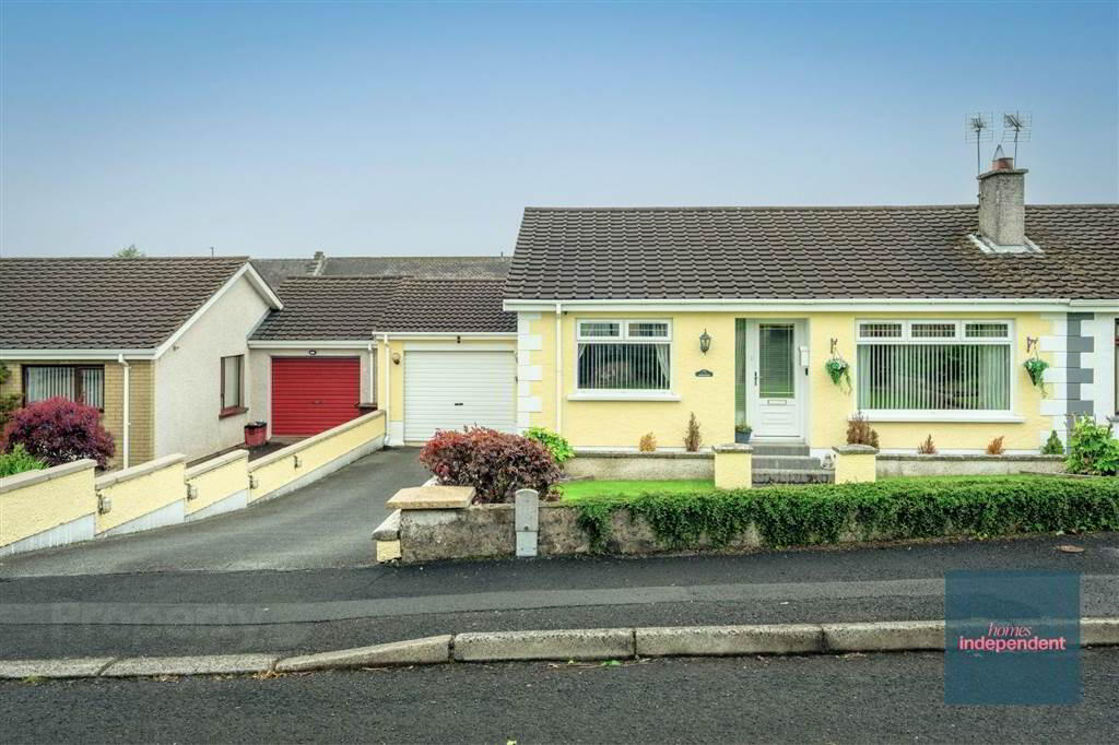 13 Wood Green Avenue 1 of 18