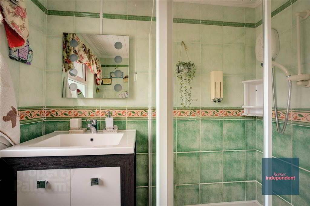 13 Wood Green Avenue 13 of 18