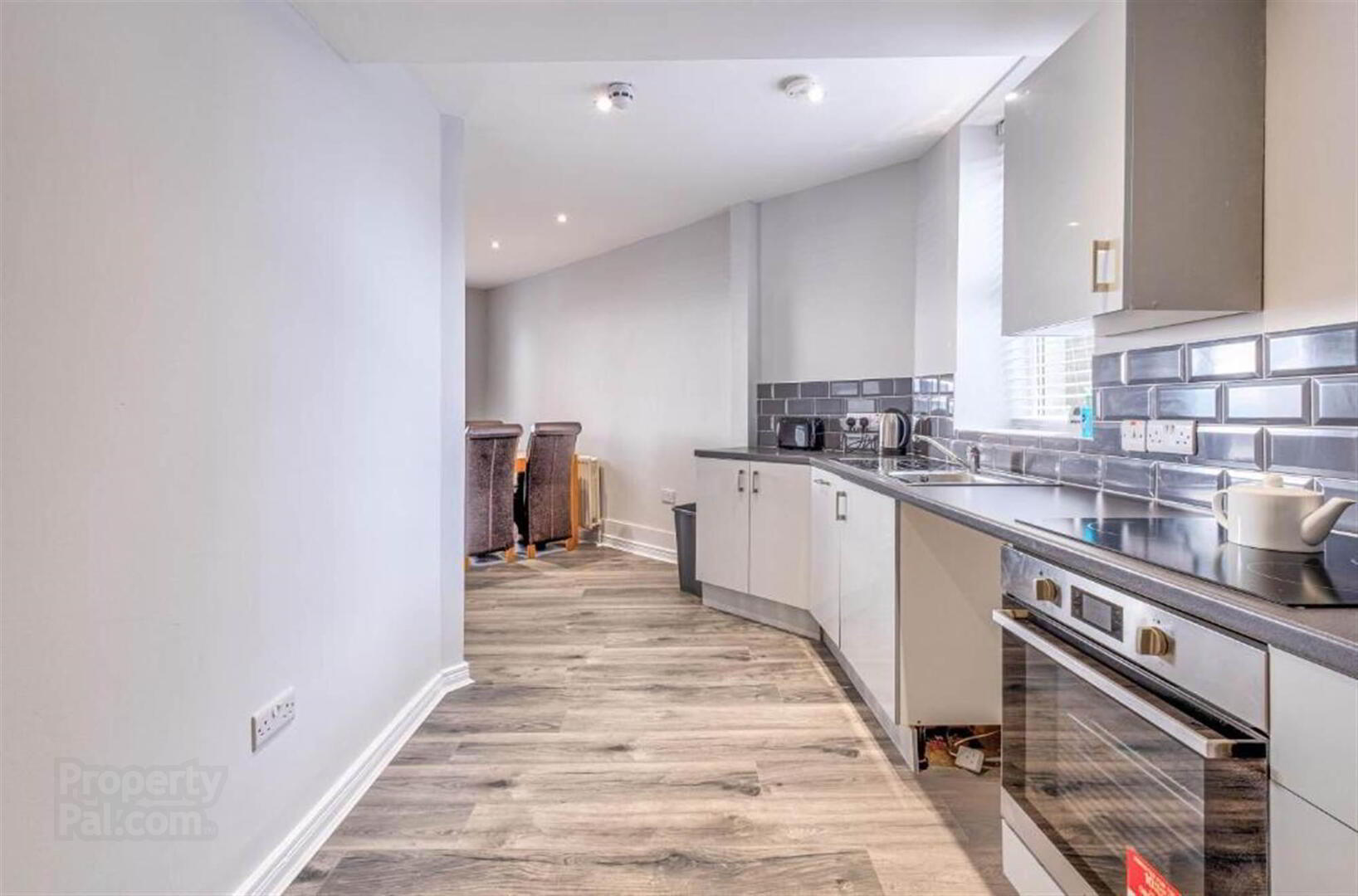 Apt 1, 2 Dunluce Avenue 4 of 14