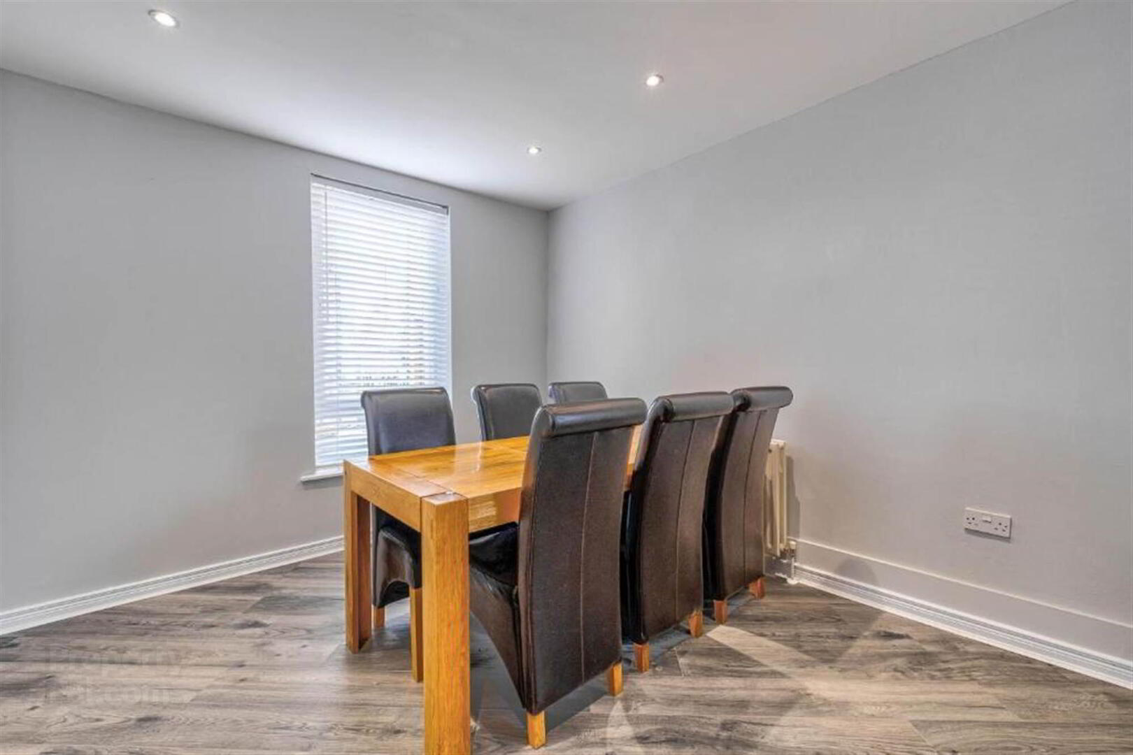 Apt 1, 2 Dunluce Avenue 6 of 14