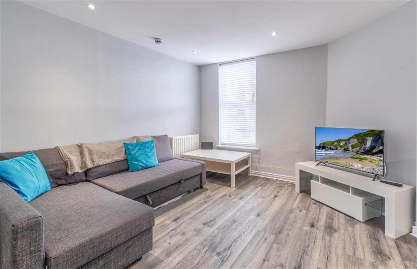Apt 1, 2 Dunluce Avenue 7 of 14