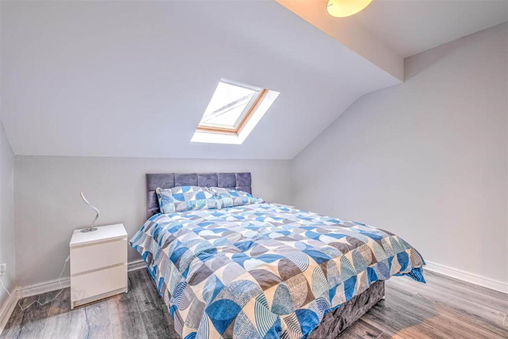 Apt 2, 2 Dunluce Avenue 10 of 15