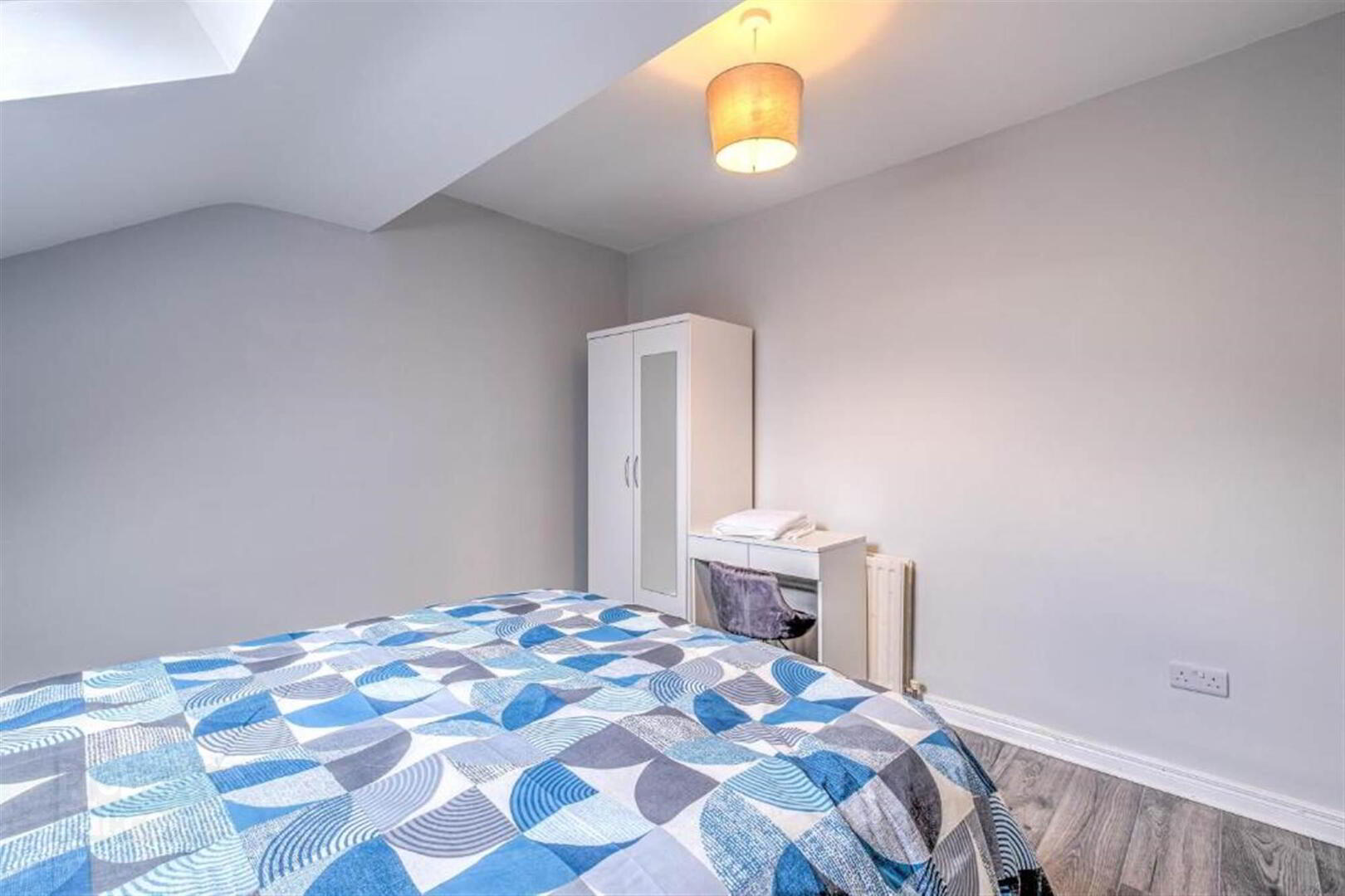 Apt 2, 2 Dunluce Avenue 11 of 15