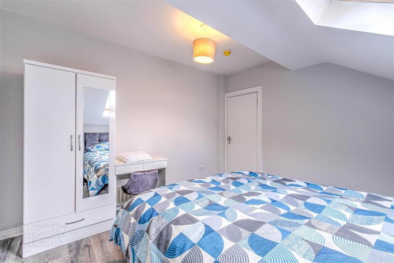 Apt 2, 2 Dunluce Avenue 12 of 15