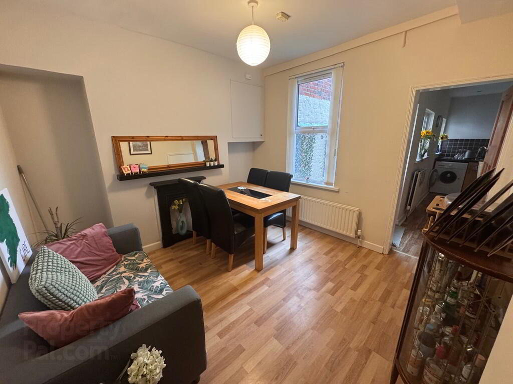 4 Laganvale Street 4 of 12