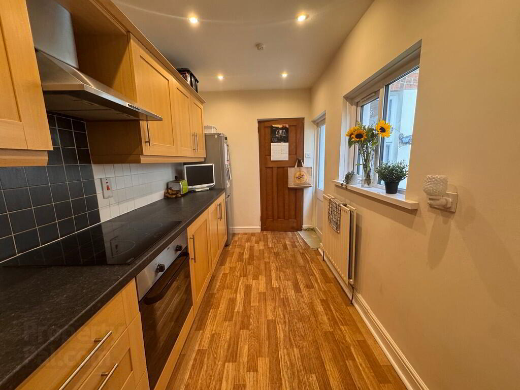 4 Laganvale Street 7 of 12
