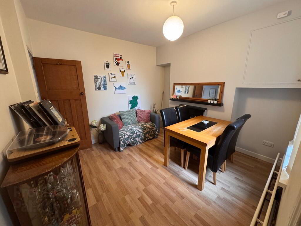 4 Laganvale Street 5 of 12