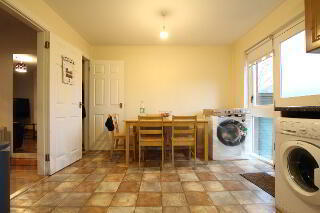 18 Sloanhill Mews 4 of 11
