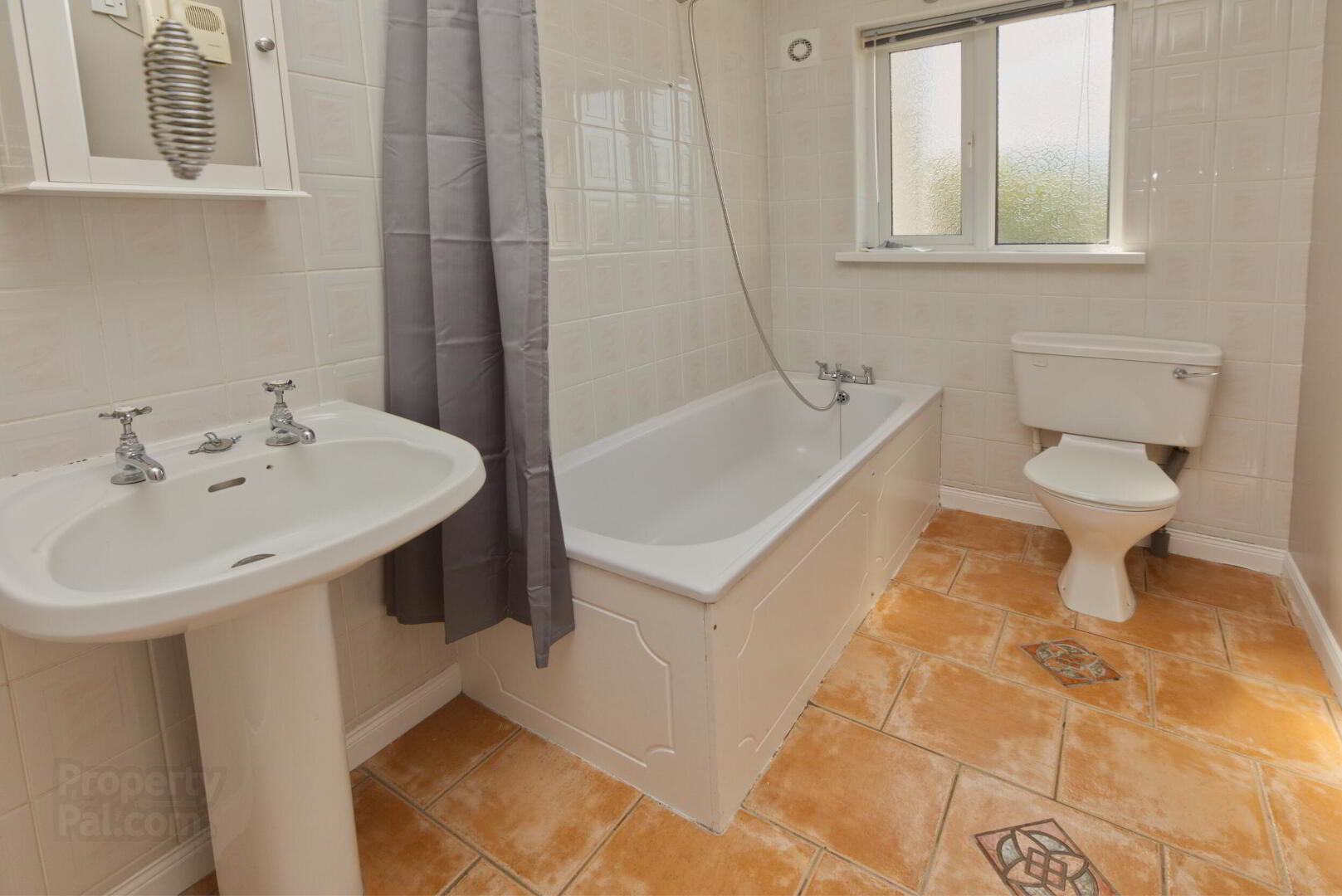 4 Dormans Court 4 of 9