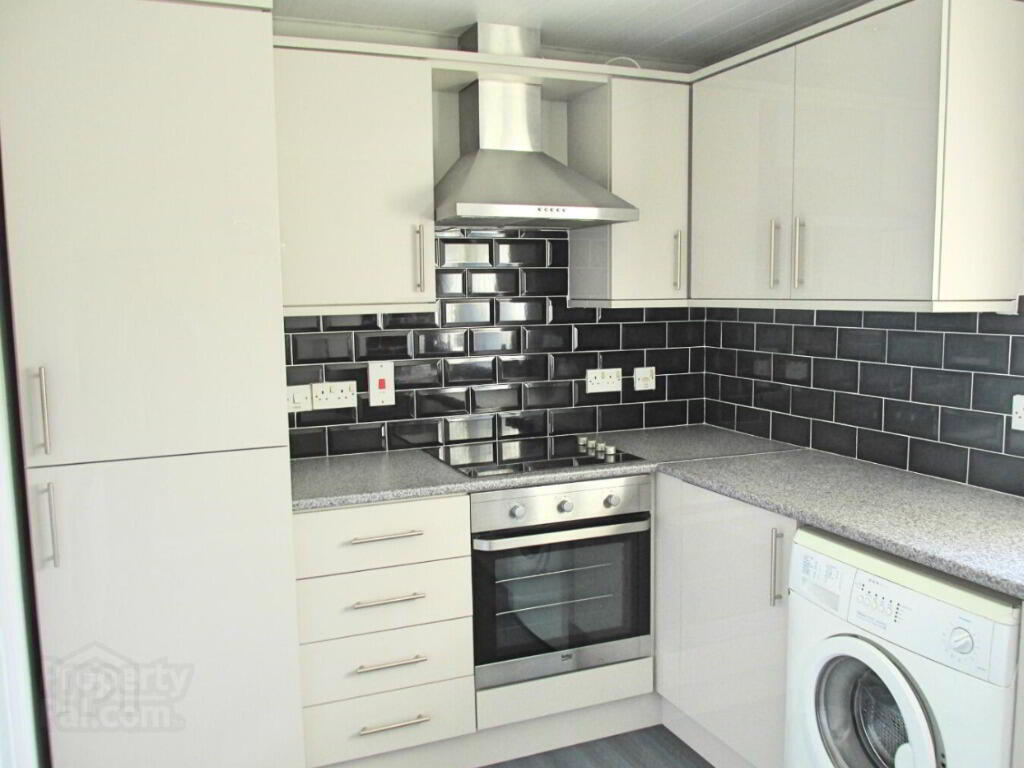 3d Larch Grove 4 of 11