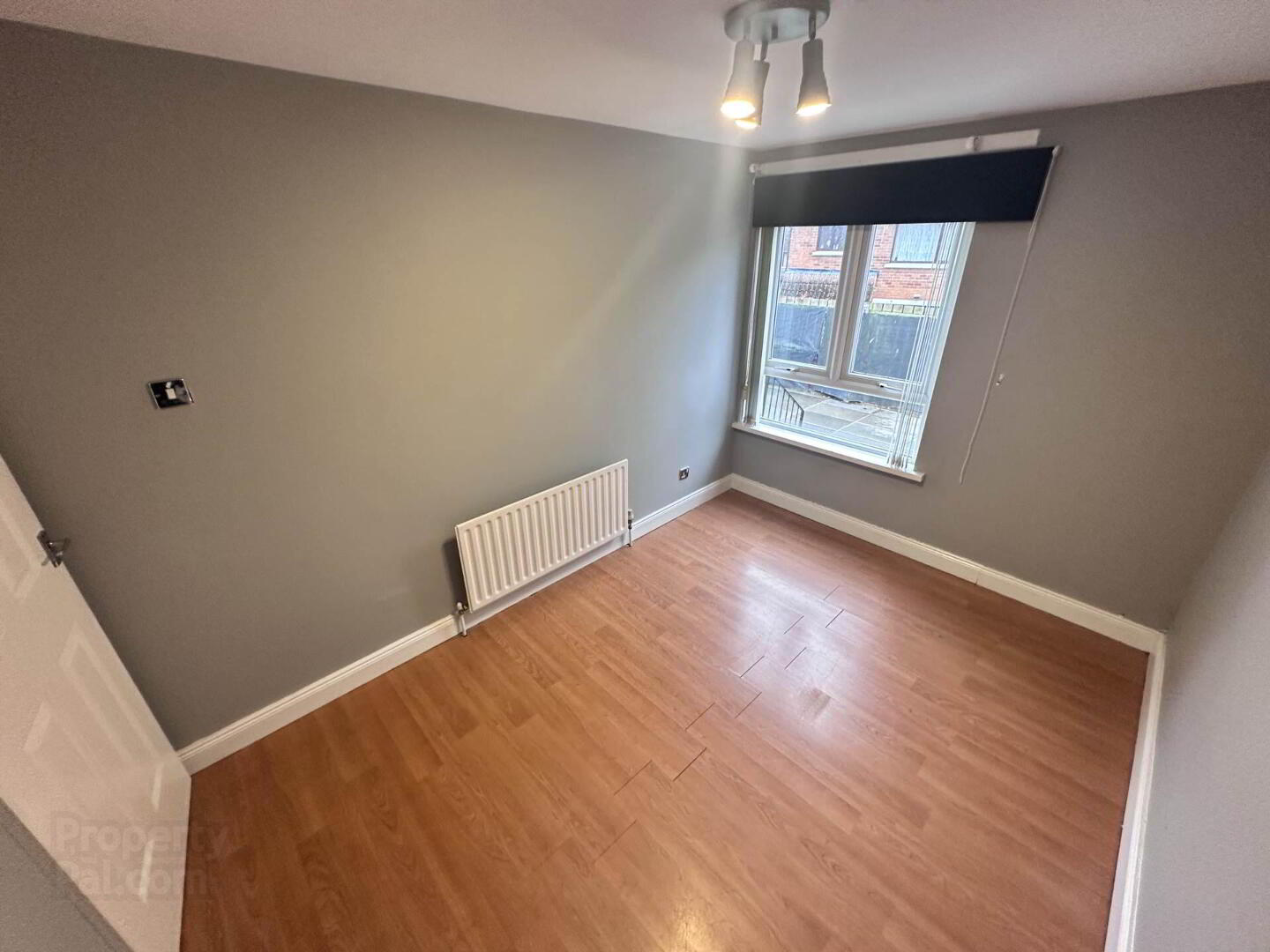 152 Lenadoon Avenue 8 of 11