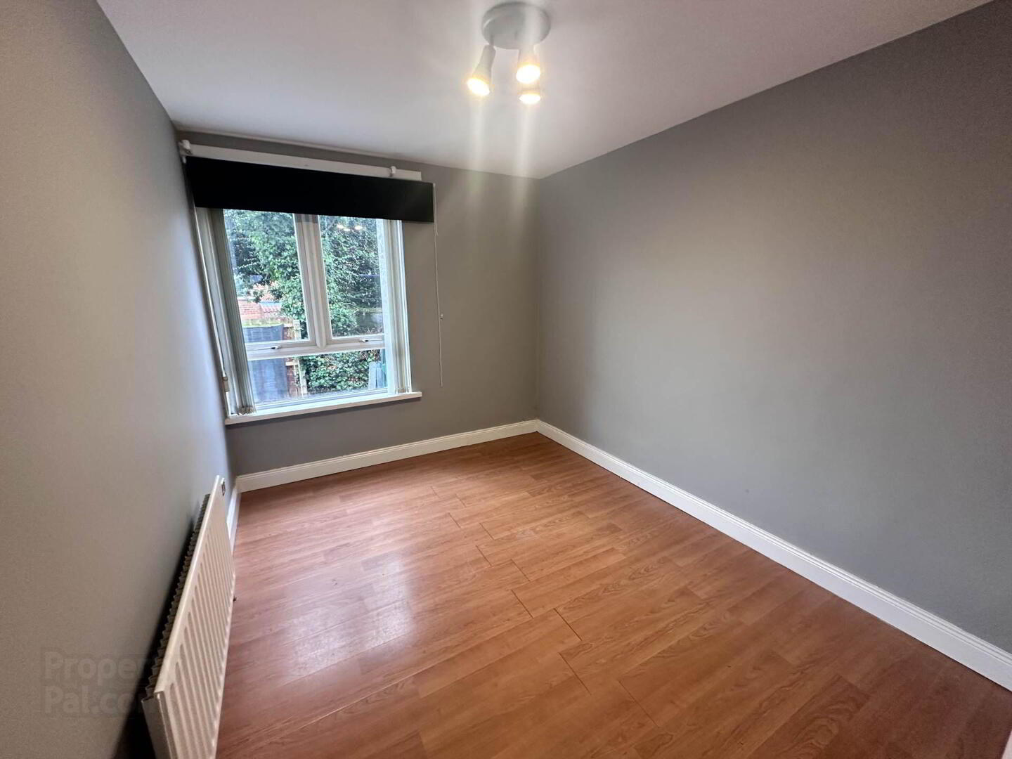 152 Lenadoon Avenue 7 of 11