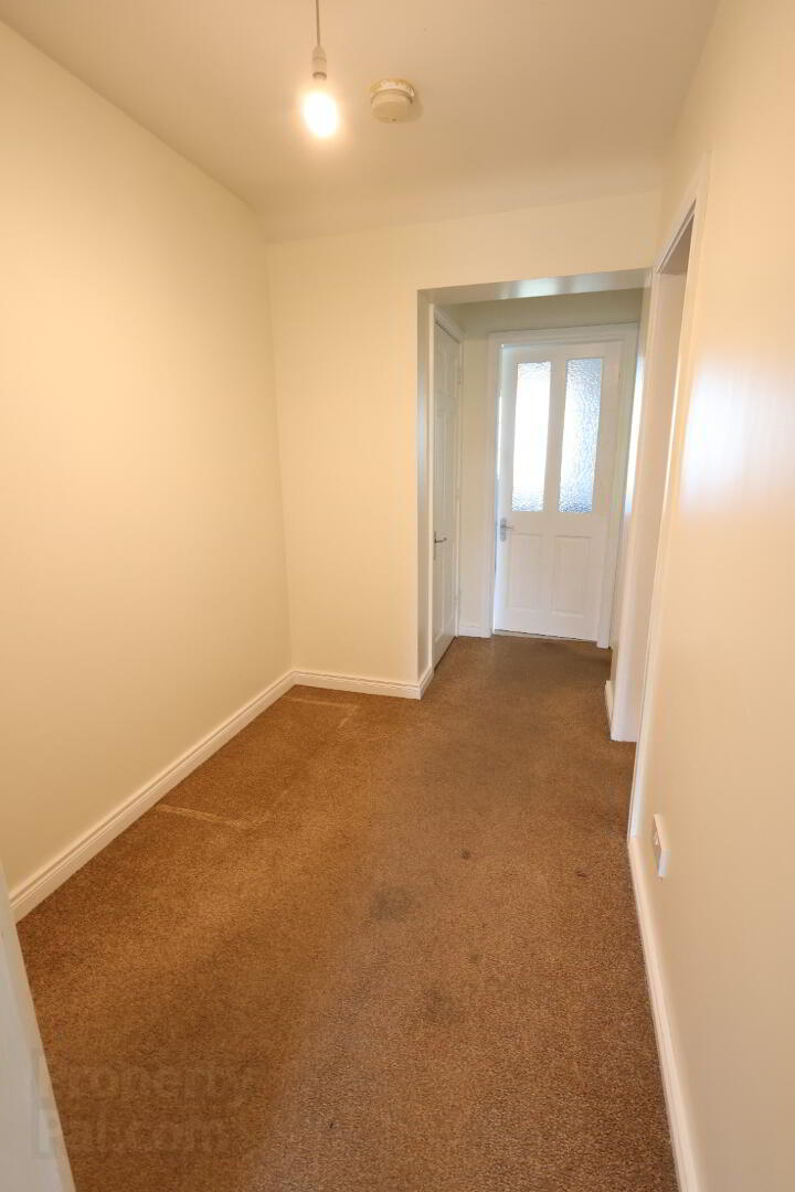 35 Main Street 6 of 12