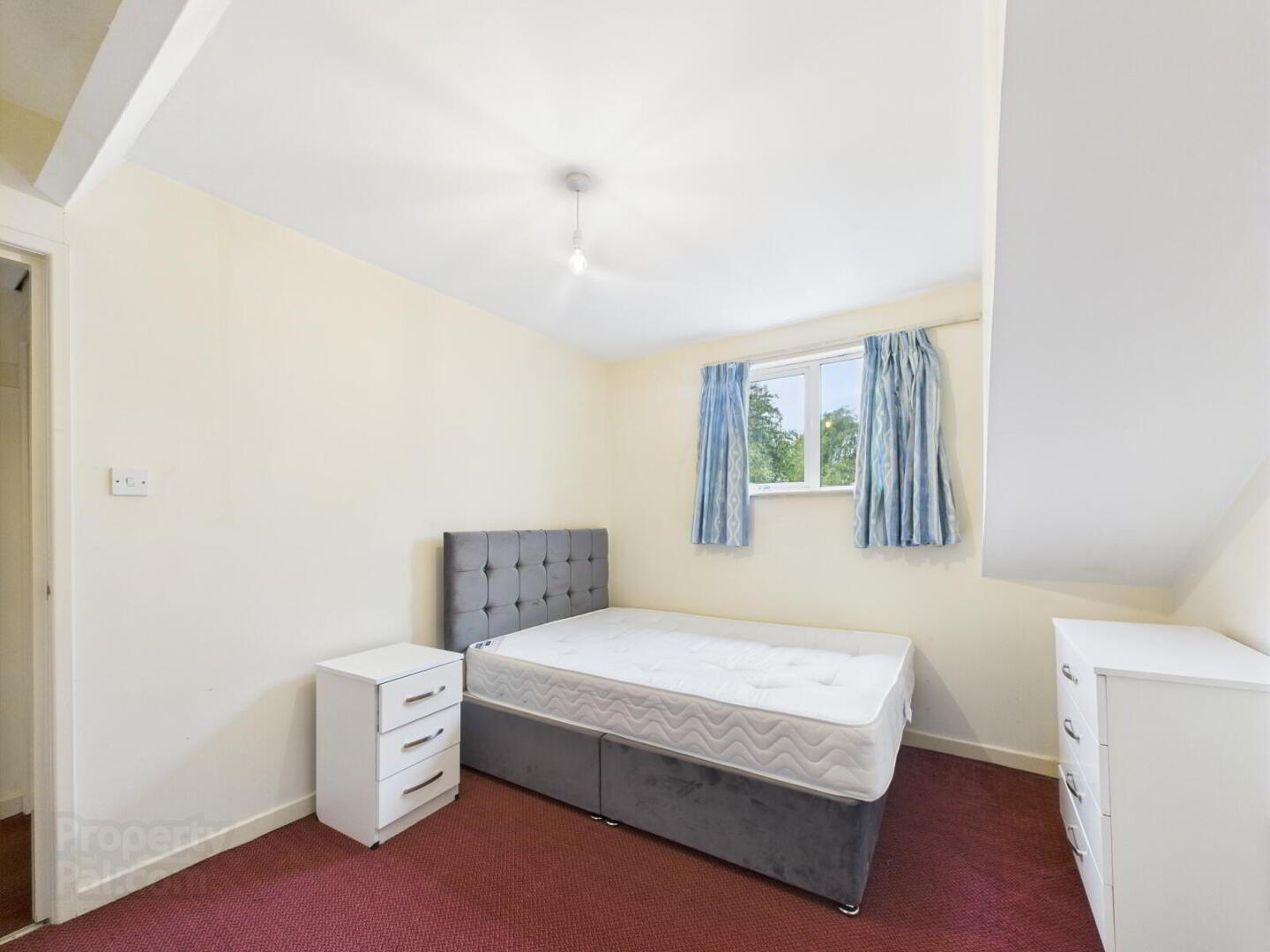 Flat 6, 90 Eglantine Avenue 8 of 10
