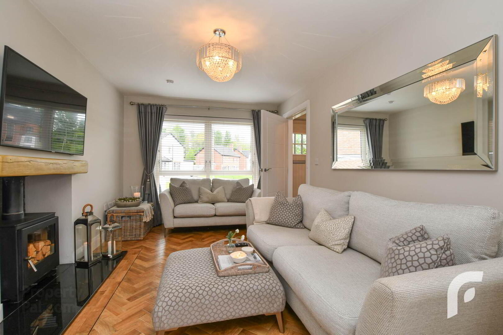 12 Loughshore Manor 8 of 41