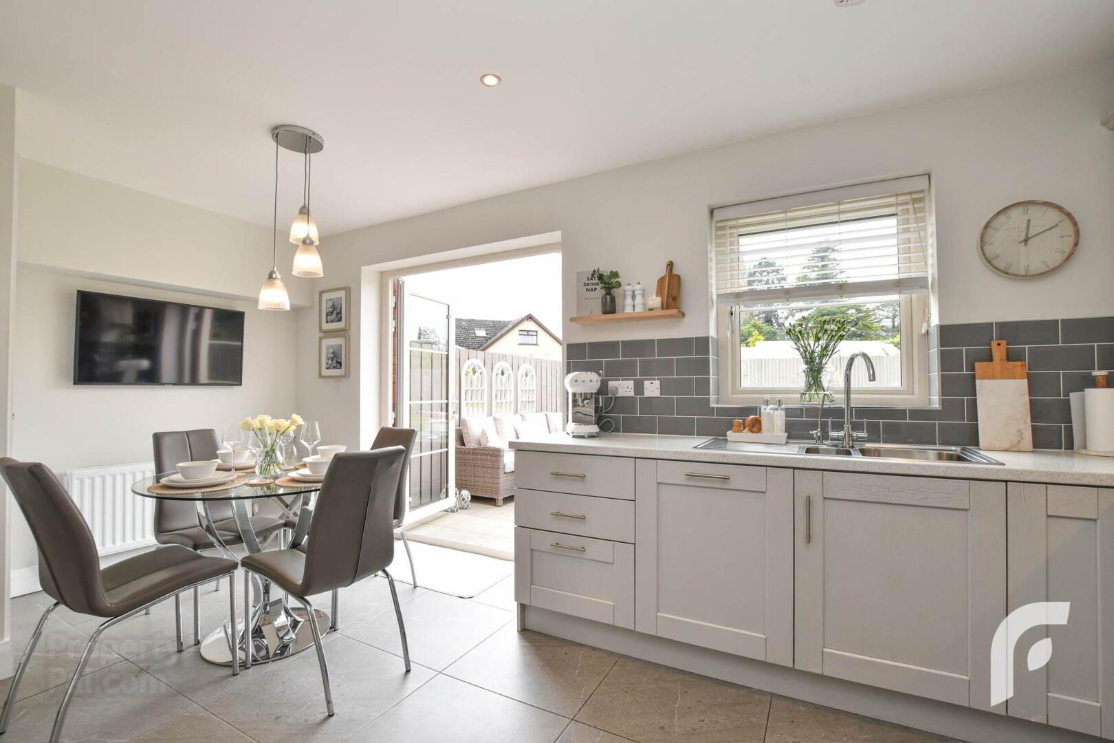 12 Loughshore Manor 15 of 41
