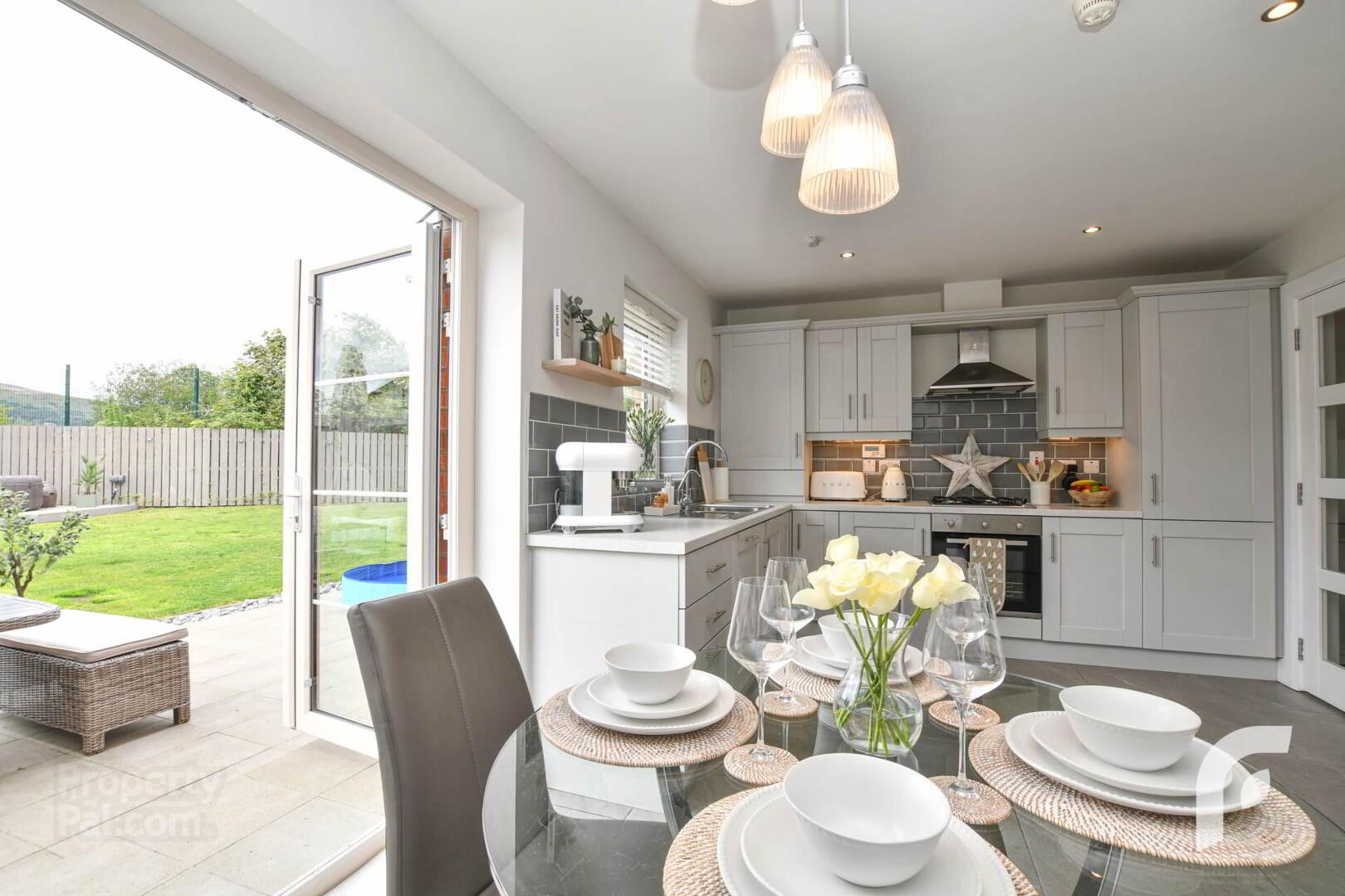 12 Loughshore Manor 17 of 41