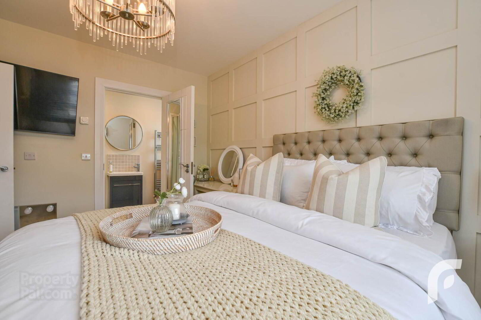 12 Loughshore Manor 24 of 41