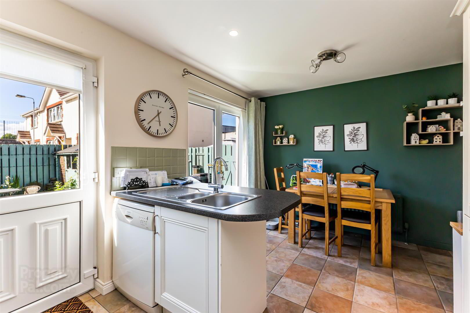 18 Albion Court 6 of 15