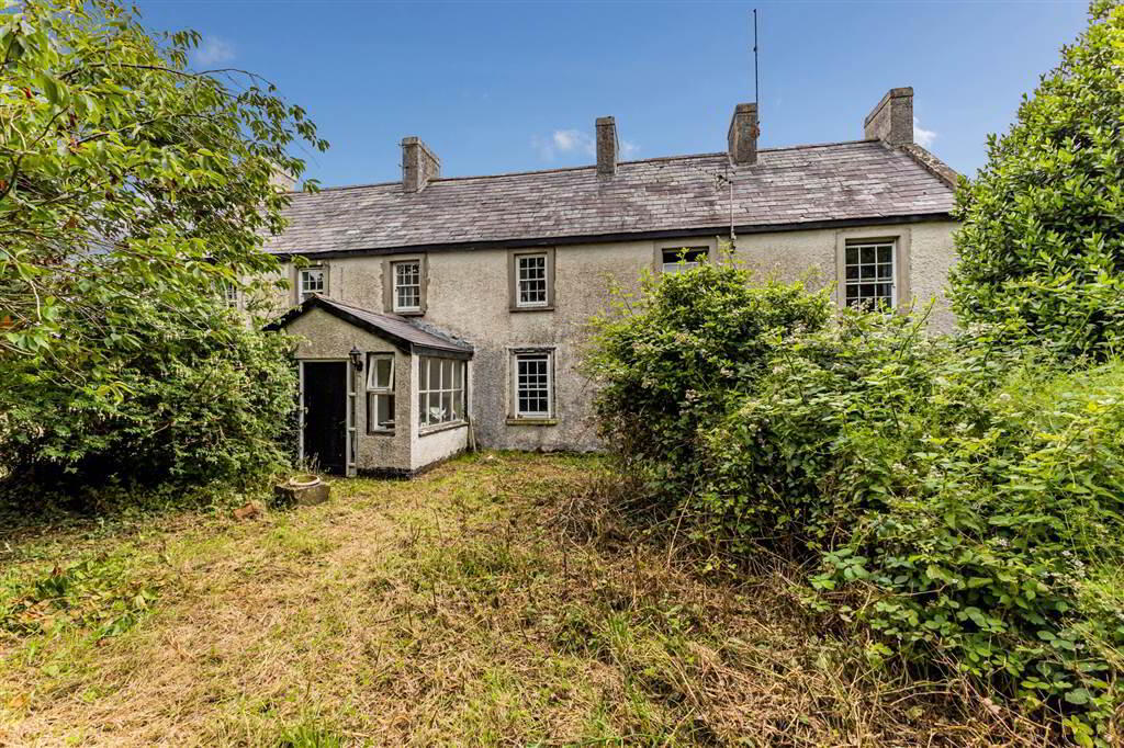 1 Manse Road 4 of 12