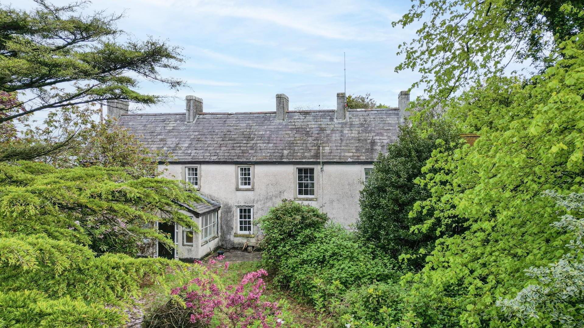 1 Manse Road 2 of 46