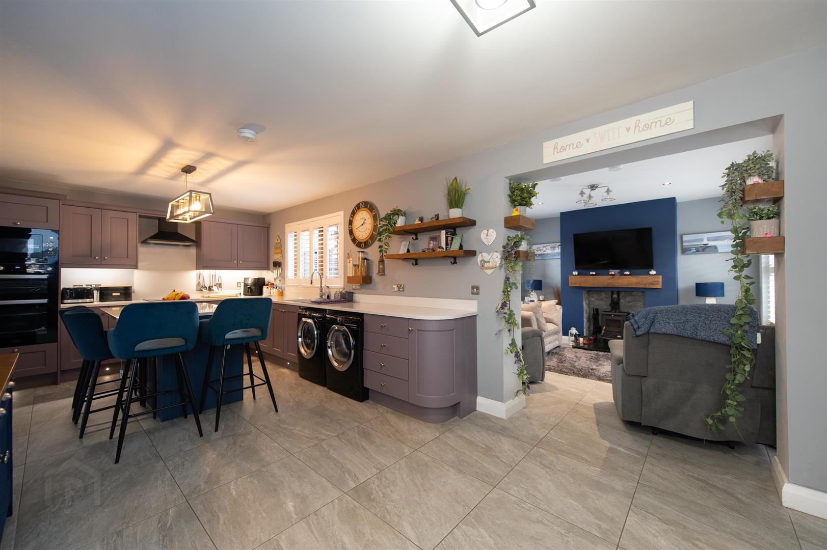 48 Cloverdale 8 of 23