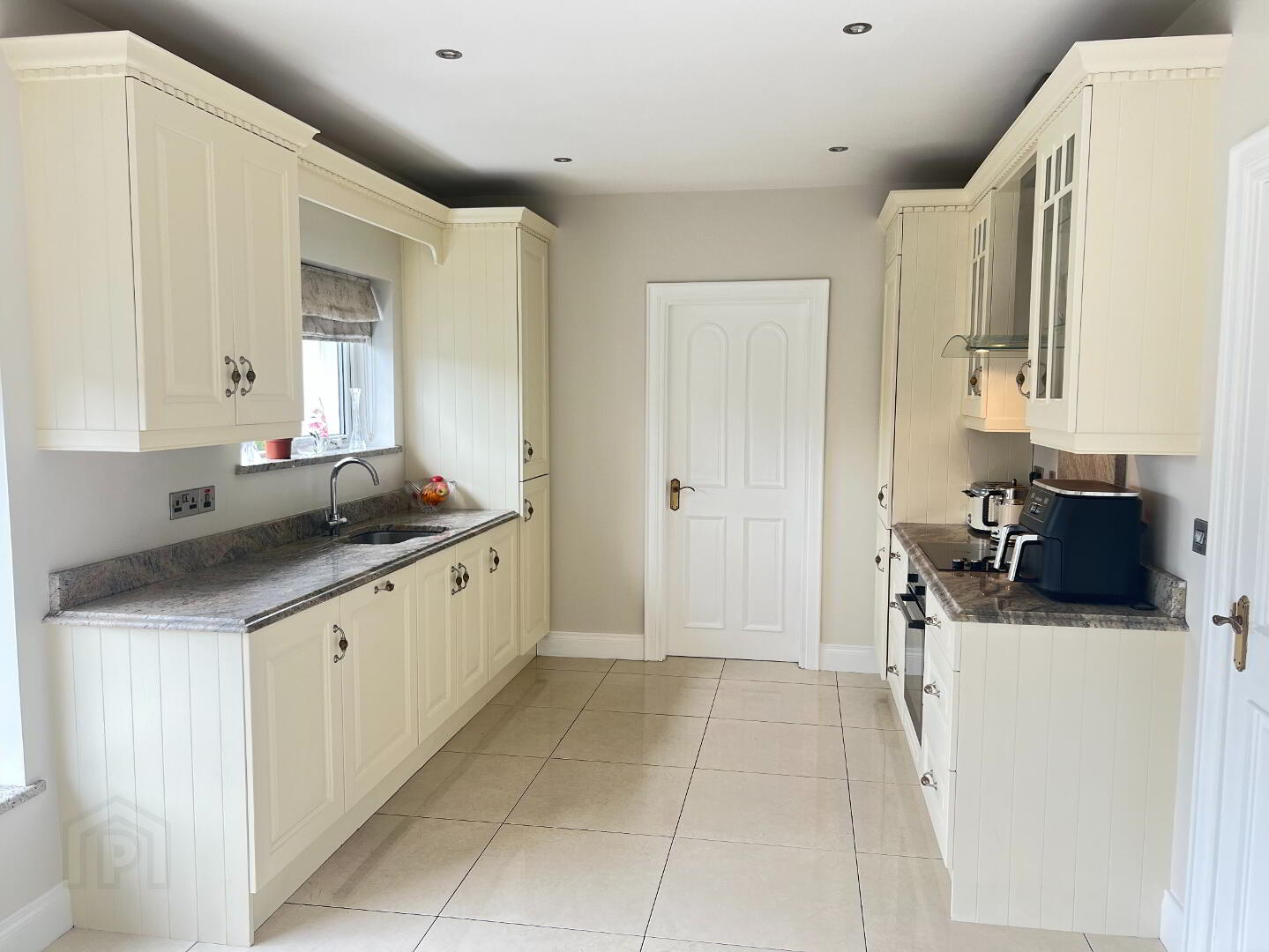 4b Flagstaff Road 10 of 24