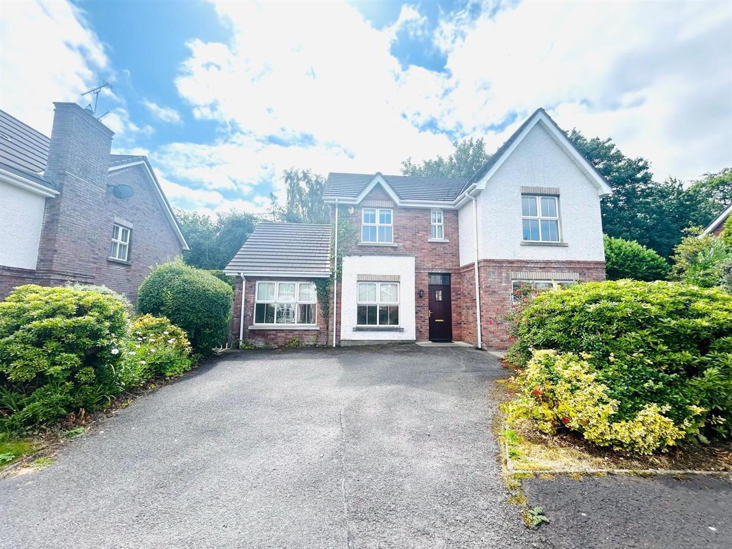 9 Waterfoot Park 1 of 15