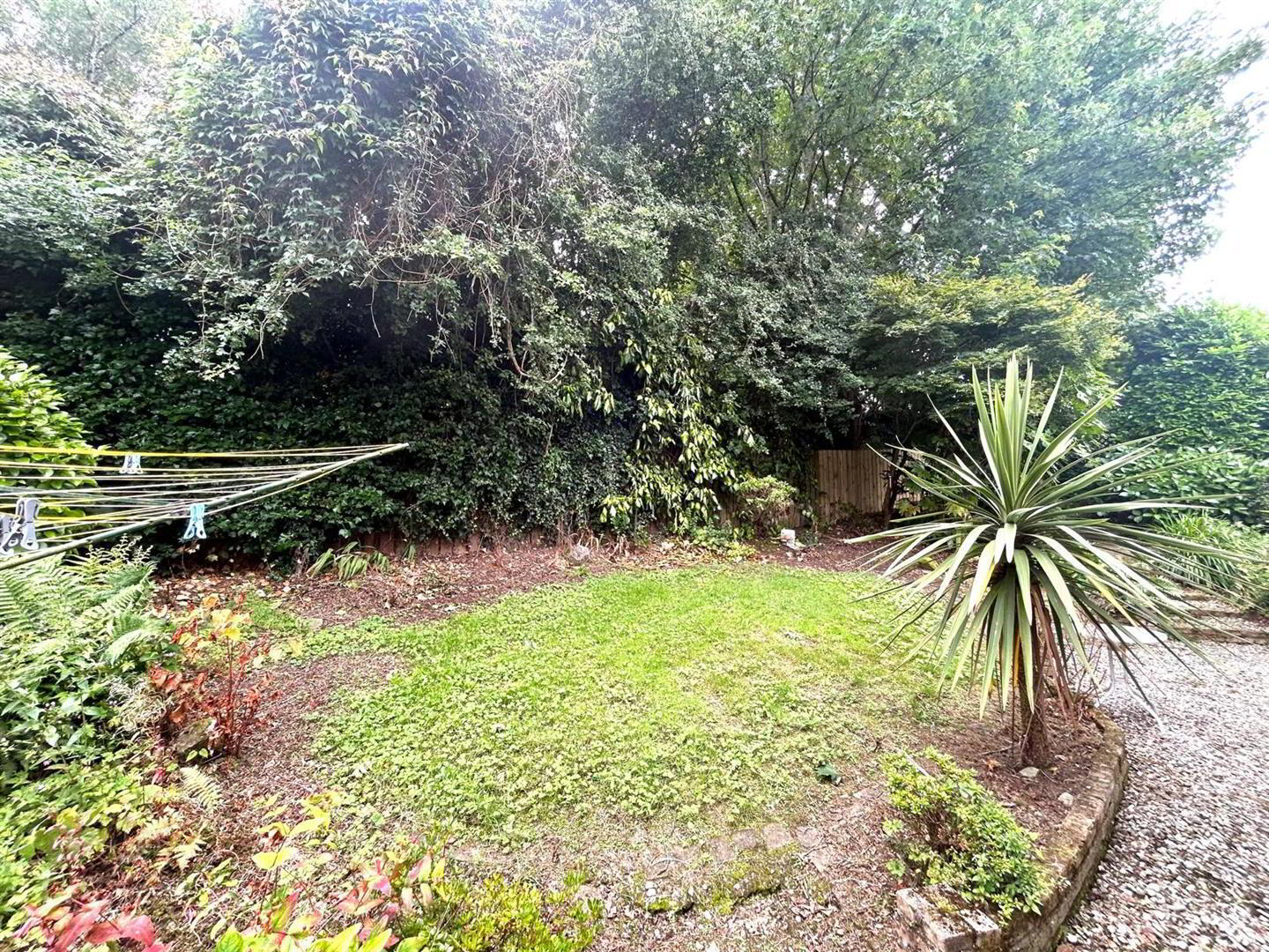 9 Waterfoot Park 14 of 15