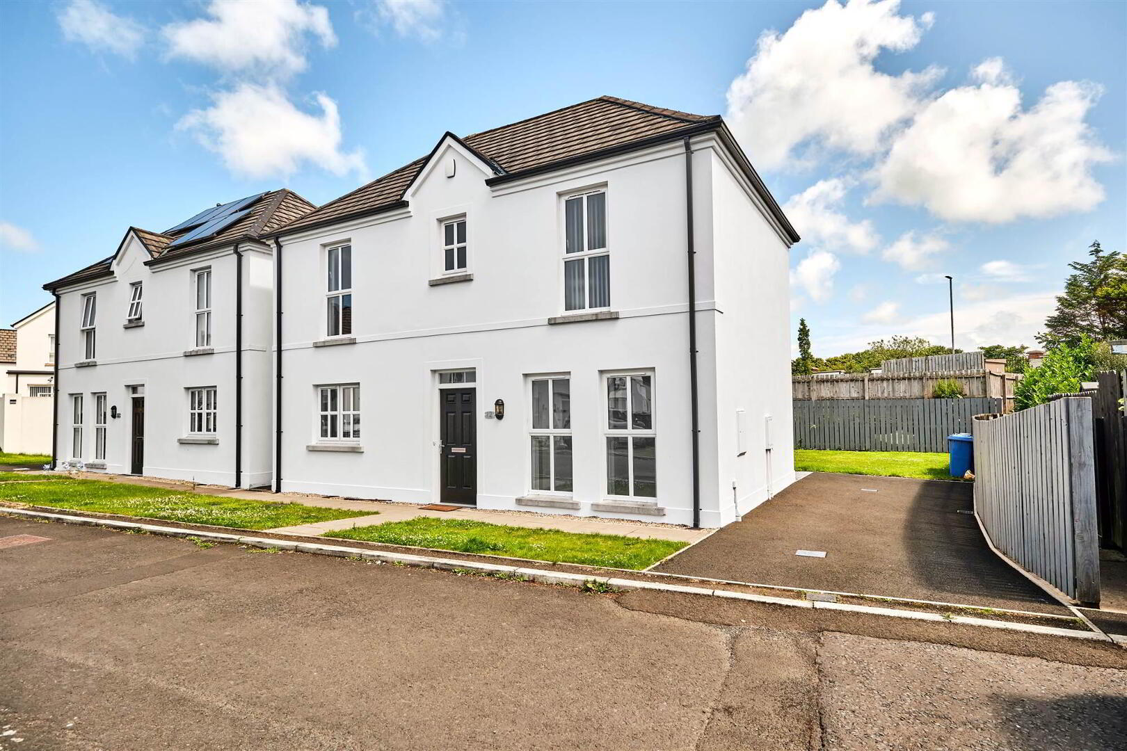12 Shell Hill Court 1 of 25