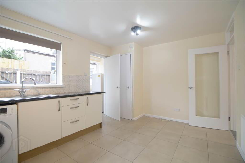 24 Lower Crescent 8 of 14