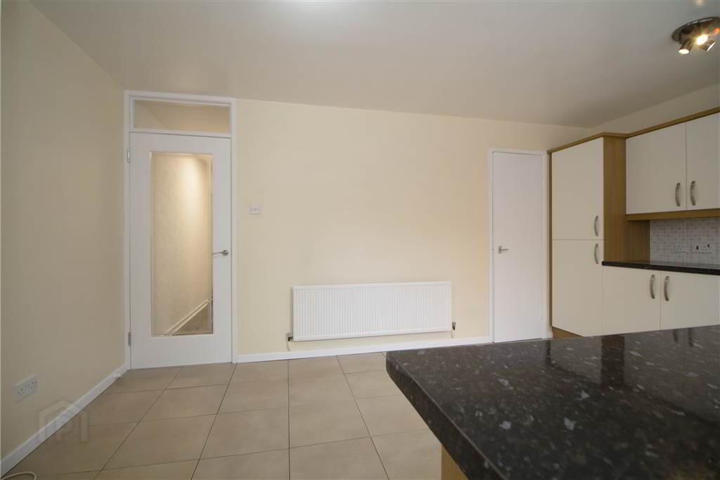 24 Lower Crescent 7 of 14