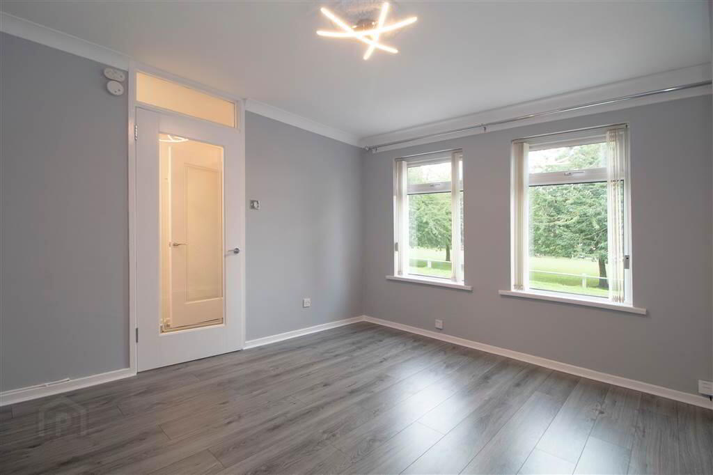 24 Lower Crescent 5 of 14