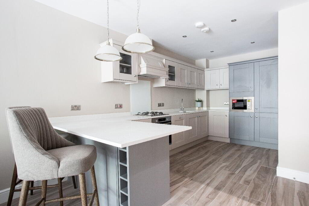 Apt 14, 1 Rosepark Gardens 11 of 28