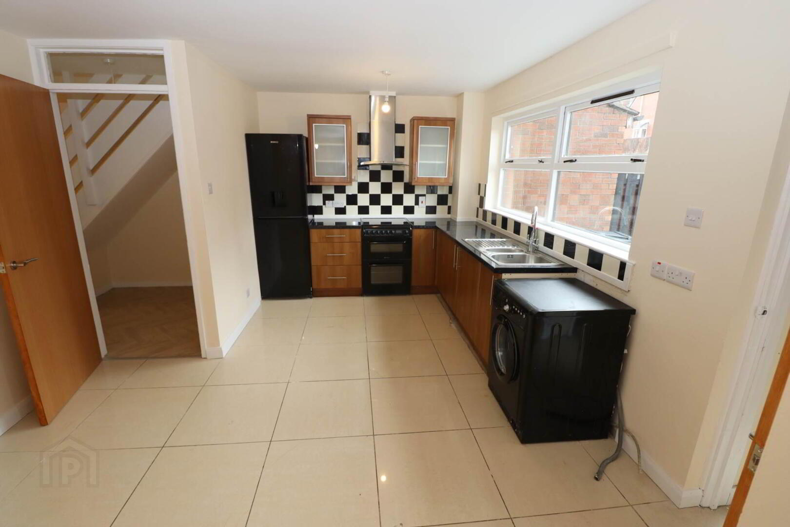 77 Albert Street 7 of 17