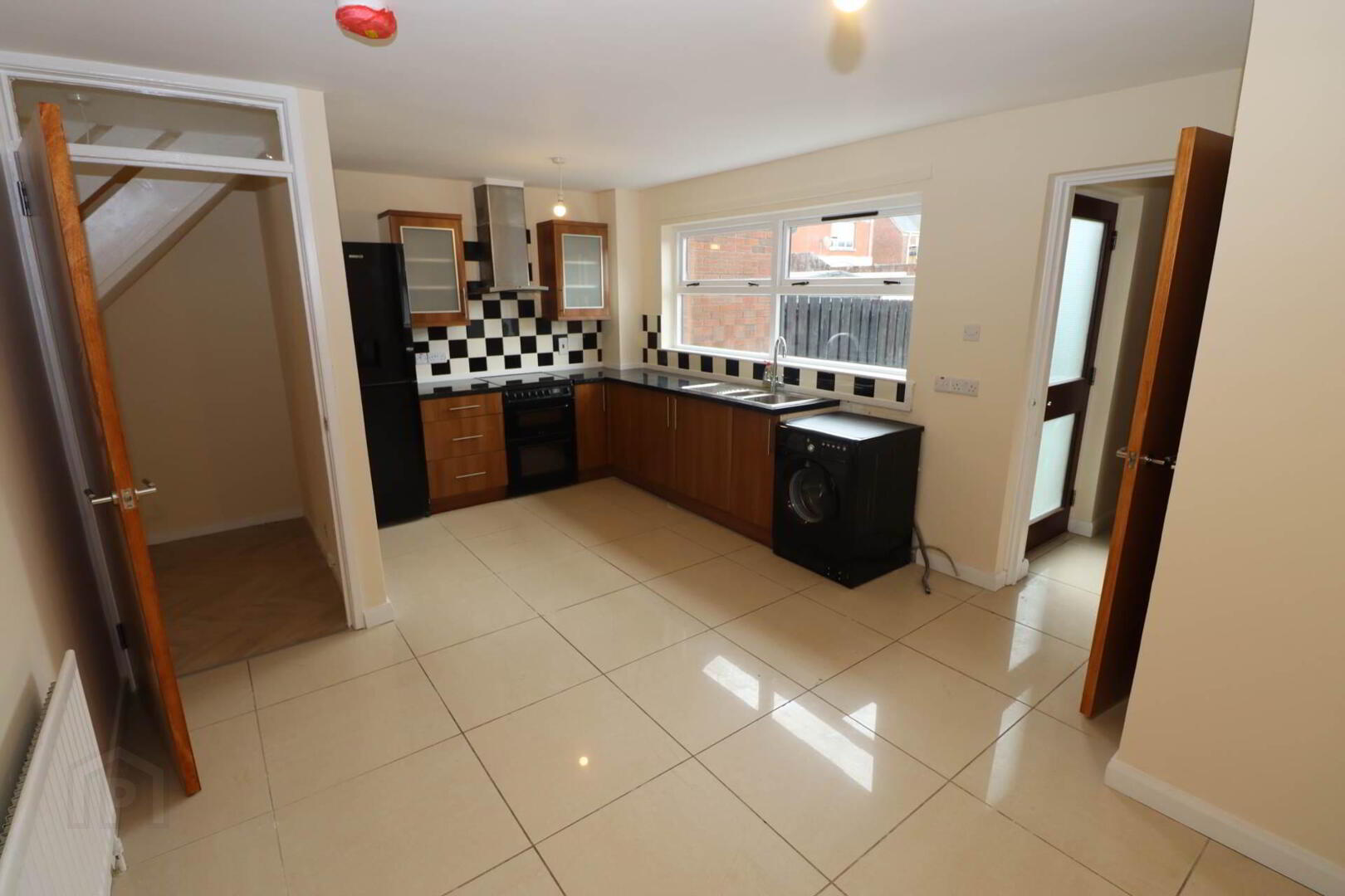 77 Albert Street 8 of 17