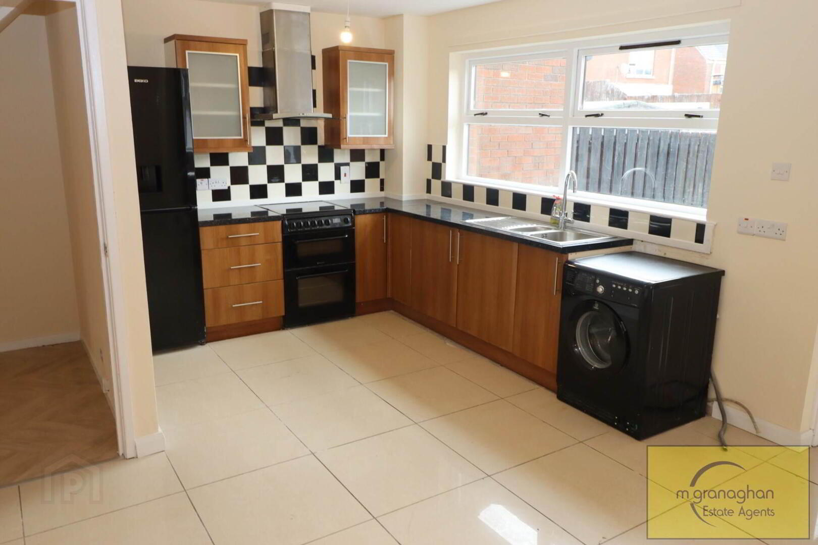 77 Albert Street 6 of 22